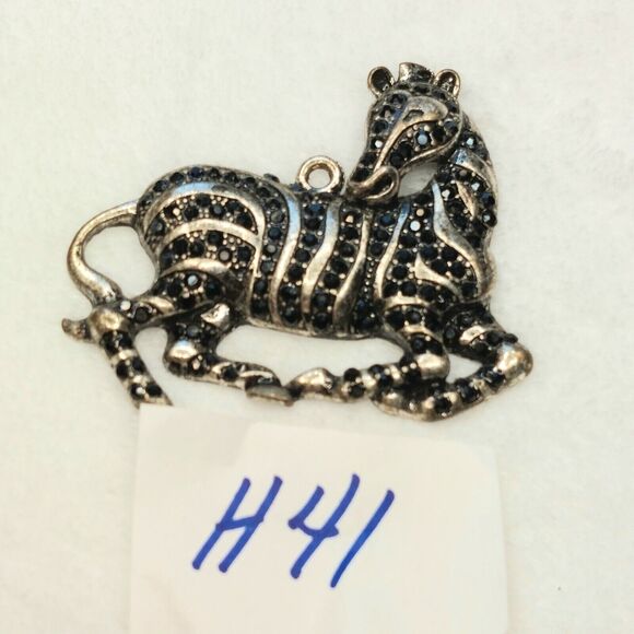 Vintage Zebra Charm Style Pendant Black Rhinestones In Silver Tone - Picture 8 of 8